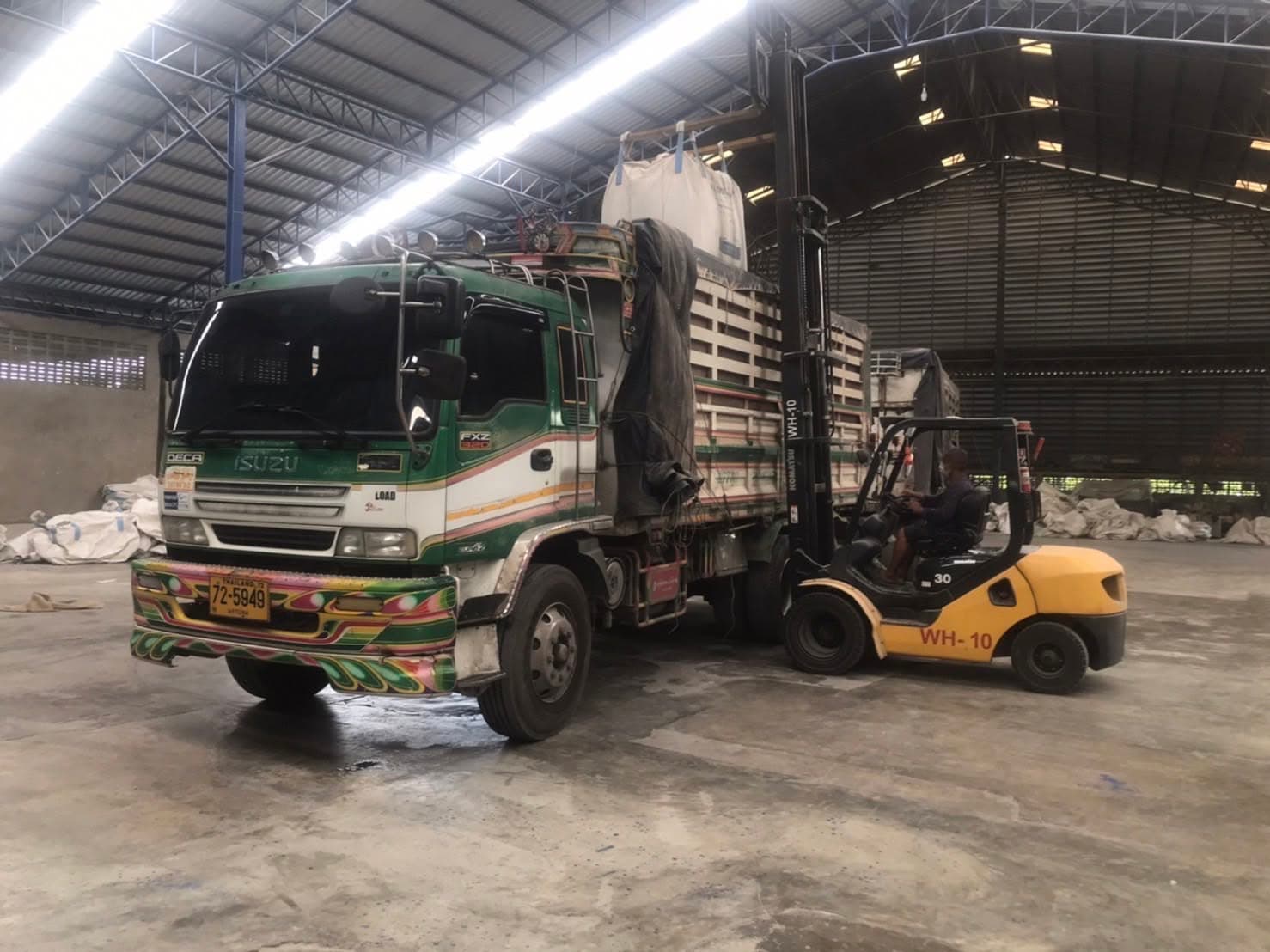 รถบรรทุกที่ผ่านการตรวจเอกสารของ ZCC Express